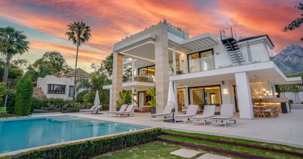 Marbella Golden Mile Pros and Cons: Living Guide